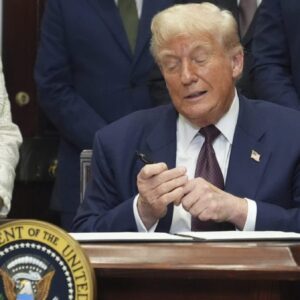 Izraelský prezident odovzdá Trumpovi civilné vyznamenanie.