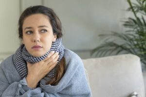 Priessnitzov obklad zaženie bolesť v krku i angínu