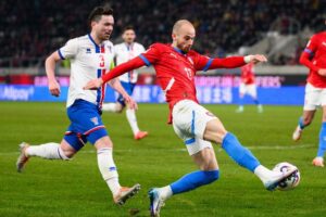 <strong>Futbalová hanba: Česko prehralo na Faerských ostrovoch a baráž je v ohro...