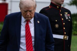 Burza dnes: Futures na Dow stúpli takmer o 400 bodov po Trumpovom vyhlásení R...