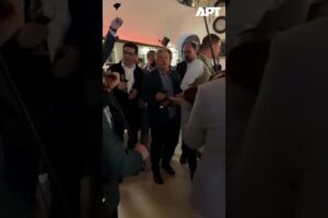 Orbán spieva a pripíja si pred zjazdom UDMR.