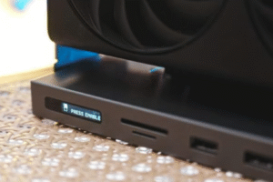 Je toto Rolls-Royce medzi eGPU dokmi? Humbird, neskutočne tenký a s dreveným diz...