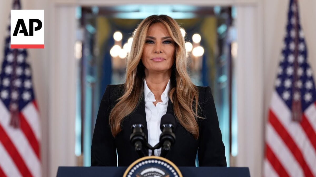 Melania Trumpová hovorí, že sa osem detí vysídlených vojnou na Ukrajine znovu stretlo so svojimi rodinami.