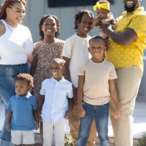 Otec šiestich detí z generácie mileniálov premenil bezdomovectvo na šesťciferný ...