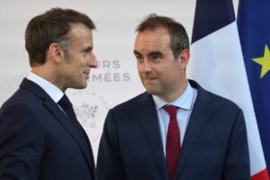 Macron znovu vymenoval Lecornua za premiéra Francúzska.
