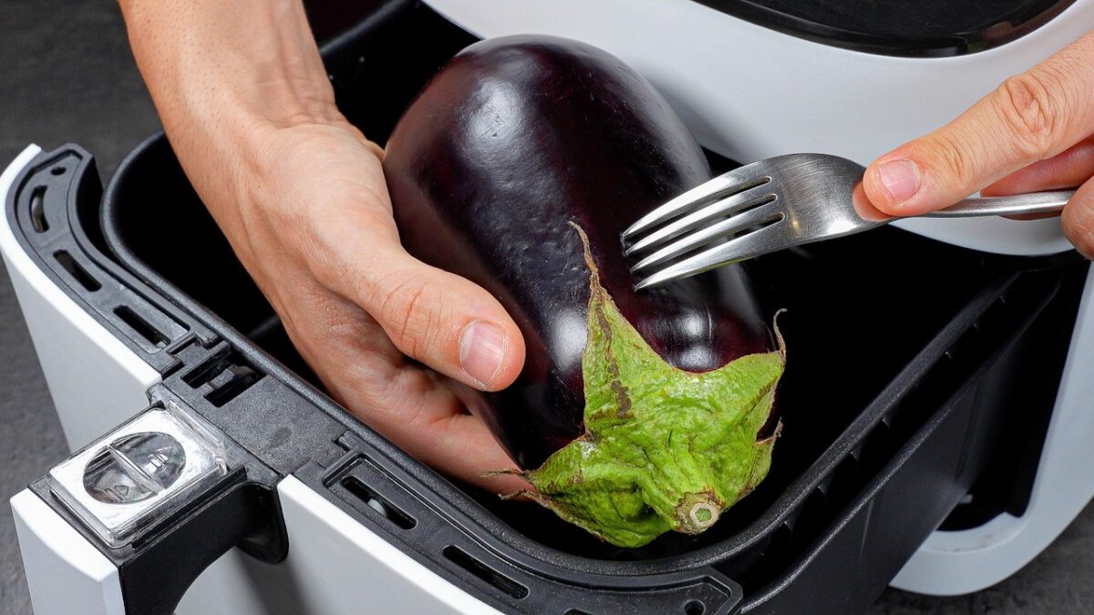 Baklažánová lahôdka z teplovzdušnej fritézy.