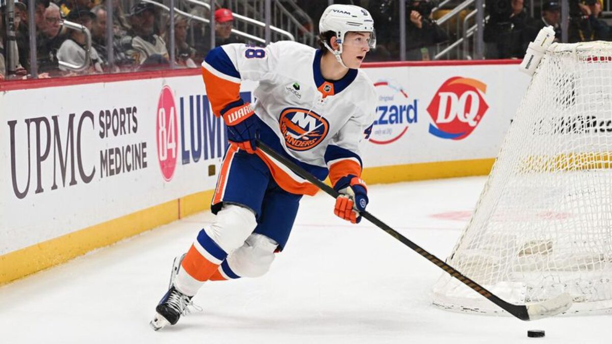 Ľúbim ťa synček, som na teba hrdá. Tínedžer vošiel do histórie NHL a uctil si mamu, ktorú mu vzala rakovina