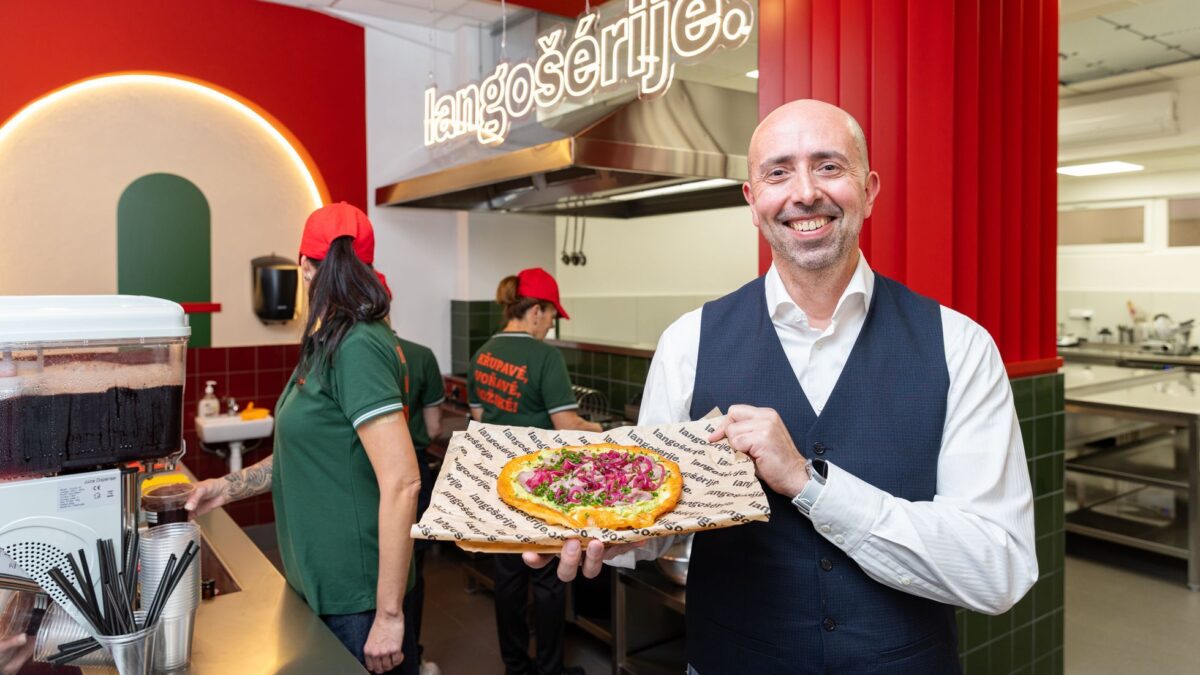 Chrumkavé, voňavé, božské. Tu ukazujú, že langoše nemusia byť len Chrumkavé, voňavé, božské. Tu ukazujú, že langoše nemusia byť len mastnou plackou