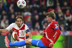 Český sen o postupe sa rozplynul, Faerčania, Dáni a Rakúšania rozdávali rany.