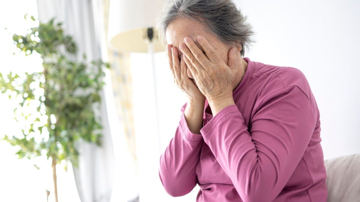 Linka pre seniorov: Príbeh staršej ženy trpiacej úzkosťou, ktorá nedokázala vyjsť von