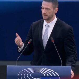 LEYENOVÁ VEZME KAŽDÉMU Z VÁS 1800 € NA ZBRANE. STAČILO! LEYENOVÁ VEZME KAŽDÉMU Z VÁS 1800 € NA ZBRANE. STAČILO! NECHCEME VOJNU ANI ZDR...