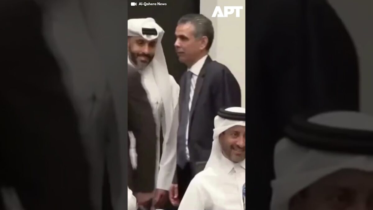 Historické podanie rúk: Izrael, Hamas a sprostredkovatelia spečatili mier v Gaze sprostredkovaný Trumpom.