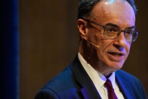 Anglická centrálna banka o mánii okolo umelej inteligencie: „Nafúknuté“ ocenenia...