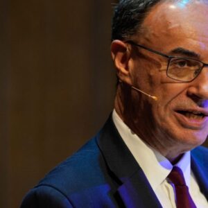 Anglická centrálna banka o mánii okolo umelej inteligencie: „Nafúknuté“ ocenenia...