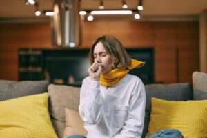 Kašeľ: Ako sa ho zbaviť bez antibiotík?