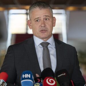 Mikulec: Oprava súdu v Nitre sa predražila v deň podpisu zmluvy.