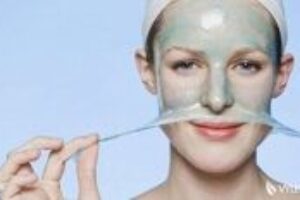 Akné v dospelosti: Nesahat, nemačkat, nepotírat alkoholem