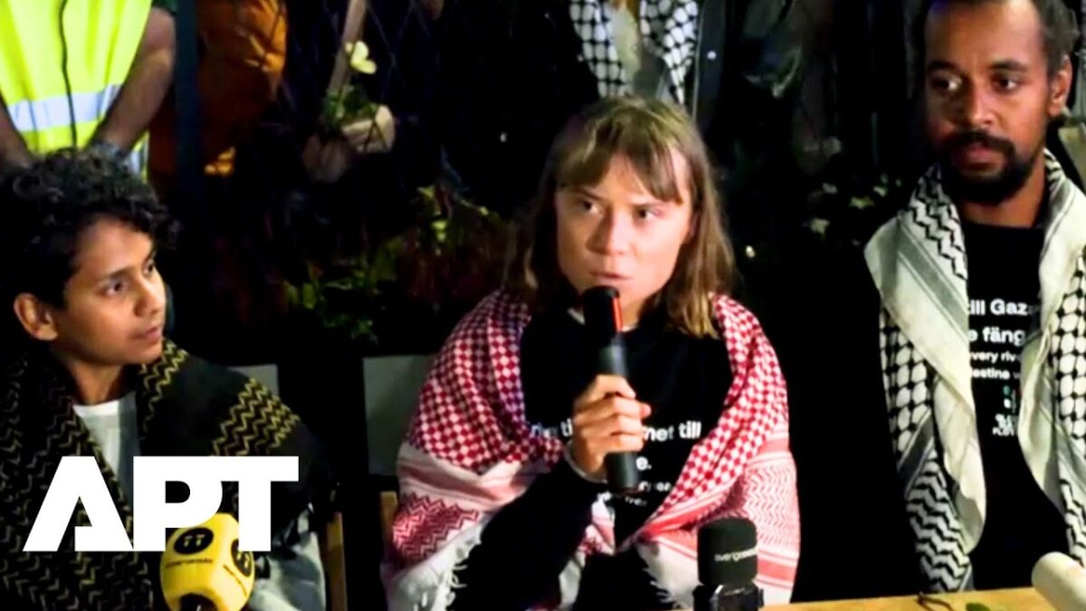 Greta Thunberg tvrdí, že bola mučená v izraelskej väzbe po zatknutí v Gaze.