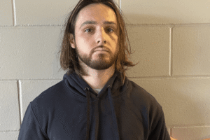 29-ročný muž obvinený zo založenia požiaru, ktorý zničil Pacific Palisades v Los...