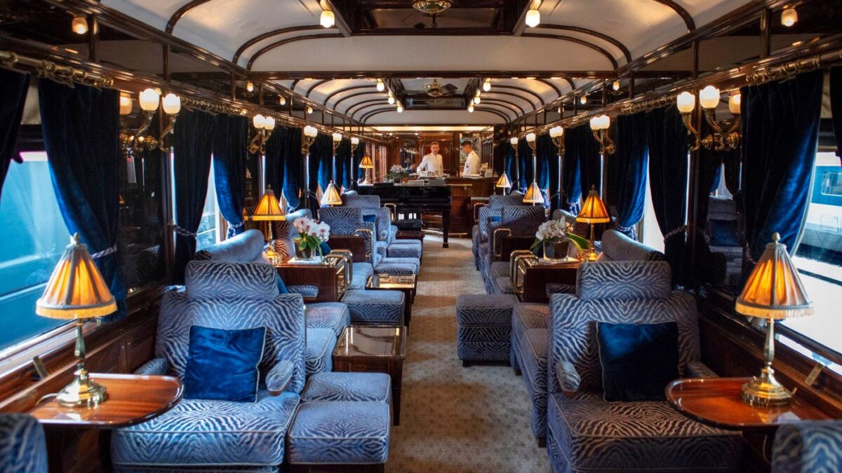 Agathe Christie priniesol manžela aj slávny román. Orient Expres stavia na nostalgiu