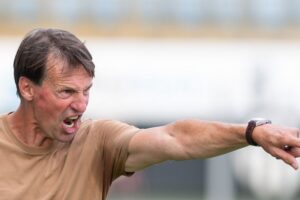 Po poldeci skoro v bezvedomí, Čech zachraňuje lynč na východe. Tajnosti, komentá...