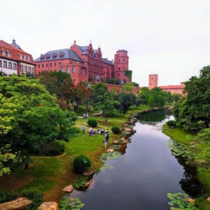 VIDEO: Celá Európa v Číne. Huawei si postavil aj Karlov most a Český Krumlov