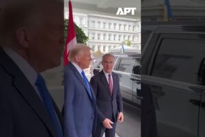 Kanadský premiér v červenom pre Trumpa: Zaujímavosti zo stretnutia v Bielom dome...