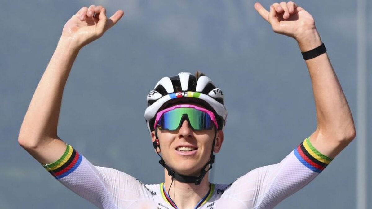 Pogačar deklasoval konkurenciu a mieri za jubilejným triumfom