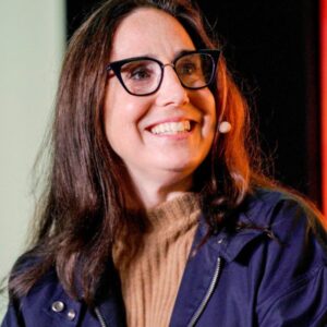 19-ročná stážistka NBA si vďaka chladnému emailu zabezpečila súkromné stretnutie...