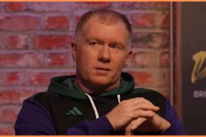 Legenda Man United Scholes chce, aby Eddie Howe nahradil Amorima.