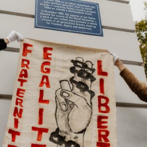 Múzeum mesta Bratislavy: Príbeh novembrového transparentu z budovy Ministerstva ...