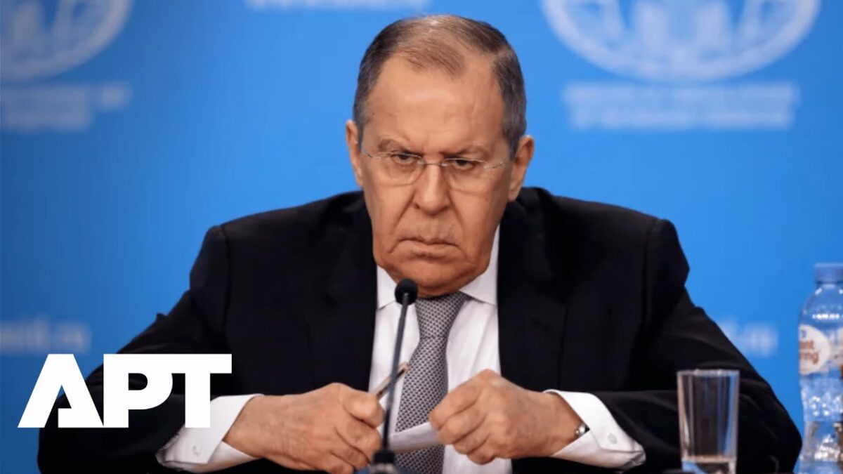 Lavrov kritizuje moldavské voľby ako zmanipulované a chváli úspechy proruských strán.
