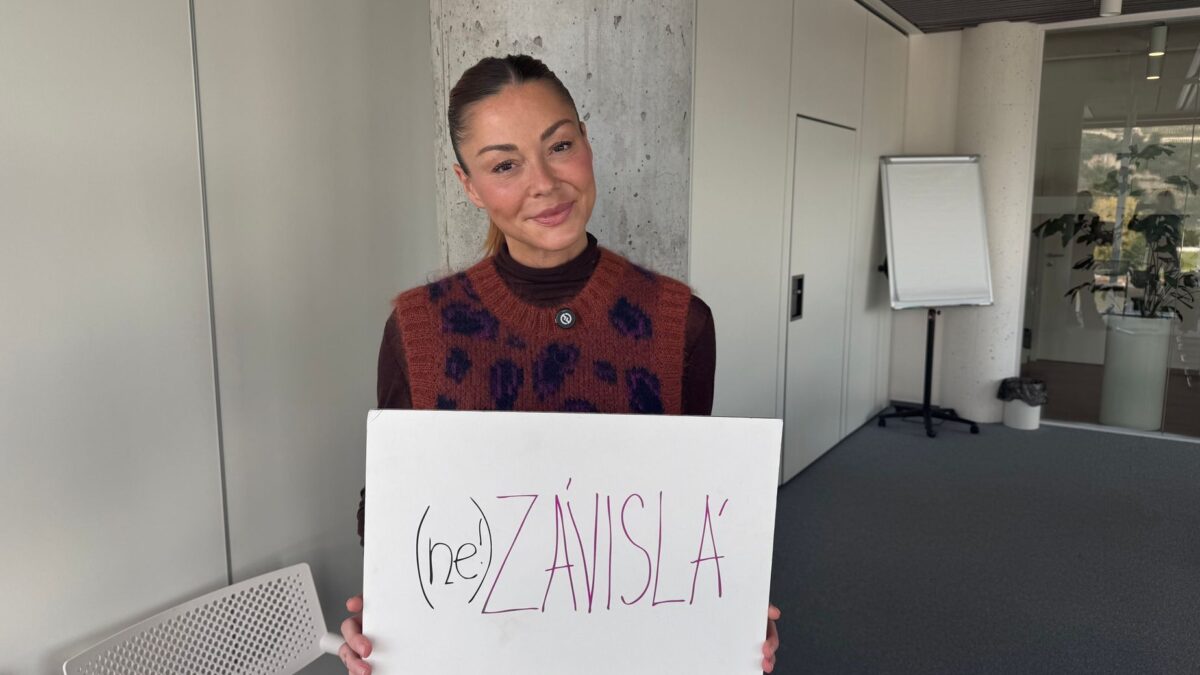 "Po pokoji som schovávala zvratky," opisuje vizážistka hviezd dlhý boj „Po pokoji som schovávala zvratky,“ opisuje vizážistka hviezd dlhý boj s bulímiou