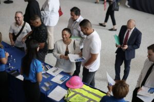 Trh práce je slabý a slabne, tvrdia poprední ekonómovia, zatiaľ čo Trump hľadí d...