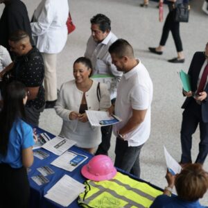 Trh práce je slabý a slabne, tvrdia poprední ekonómovia, zatiaľ čo Trump hľadí d...