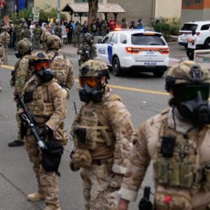 Trump posiela Národnú gardu Kalifornie do Oregonu po tom, čo mu sudca zabránil p...