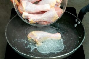 Naučil som všetkých svojich priateľov robiť lepšie kuracie stehná ako z KFC!