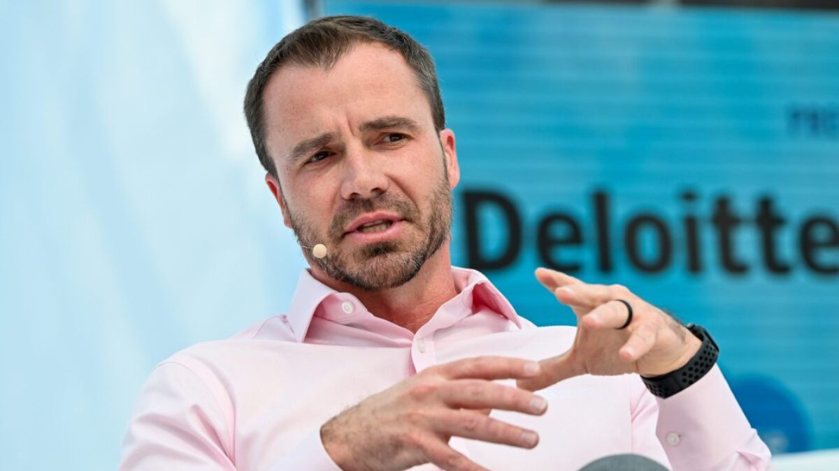 Ako sa spoluzakladateľ Chess.com dostal z pozície zázračného dieťaťa v náboženskej sekte k vybudovaniu impéria s 225 miliónmi hráčov.