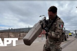 Francúzsko nasadzuje vrtuľník a vojakov do protidrónových operácií pred summitom Francúzsko nasadzuje vrtuľník a vojakov do protidrónových operácií pred summitom...