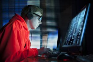 Kyberzločinci sa pokúsili podplatiť novinára BBC, aby hackol veľký spravodajský ...