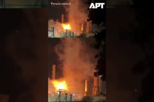 Požiar v rozsiahlej rafinérii Chevron na západnom pobreží.