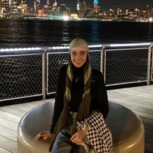 Zoznámte sa s jediným demonštrantom z kampusu, ktorého Trump stále drží vo väzbe...