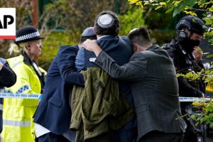 Dvaja mŕtvi po útoku na synagógu v Manchestri, uvádza britská Dvaja mŕtvi po útoku na synagógu v Manchestri, uvádza britská polícia