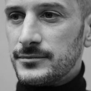 Útok dronom na Ukrajine zabil francúzskeho novinára.