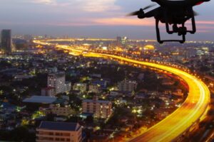 Záhadné drony, ktoré úradníci nevedia vysvetliť, stále zatvárajú európske letisk...