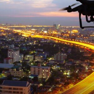 Záhadné drony, ktoré úradníci nevedia vysvetliť, stále zatvárajú európske letisk...