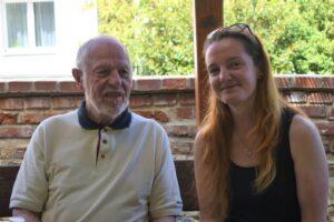 Nebála sa vybočiť z davu. Študentka získala nižší nájom vďaka pomoci seniorom