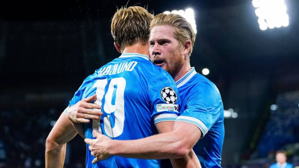 Neapol profituje z letných posíl, De Bruyne: Höjlund mi pripomína Haalanda