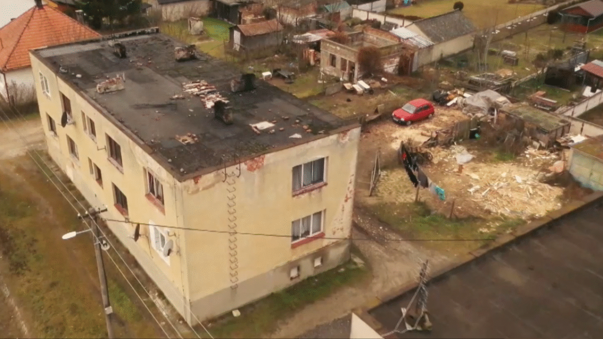 Sága so splaškami v pivnici pokračuje aj po pol roku.