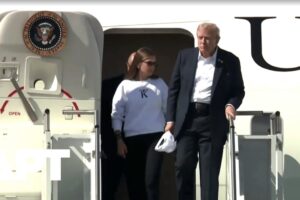 Donald Trump prichádza so svojou vnučkou Kai Madison do New Donald Trump prichádza so svojou vnučkou Kai Madison do New Yorku na Ryder Cup 2...